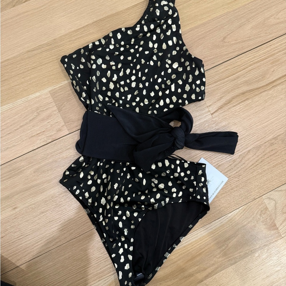 Black and White One-Shoulder Swimsuit